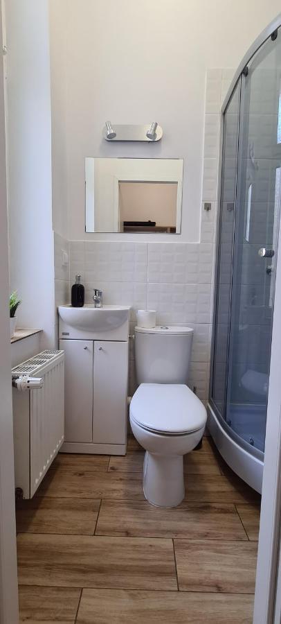 Little Room 7 - Pokoj Z Prywatna Lazienka I Aneksem Stettin Exterior foto
